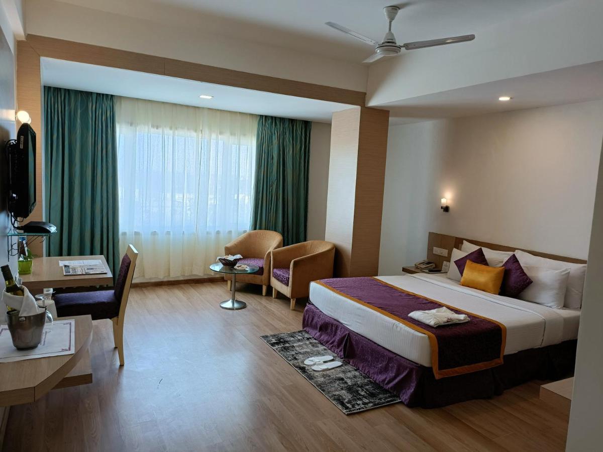 Ira By Orchid Bhubaneswar Hotel Екстериор снимка