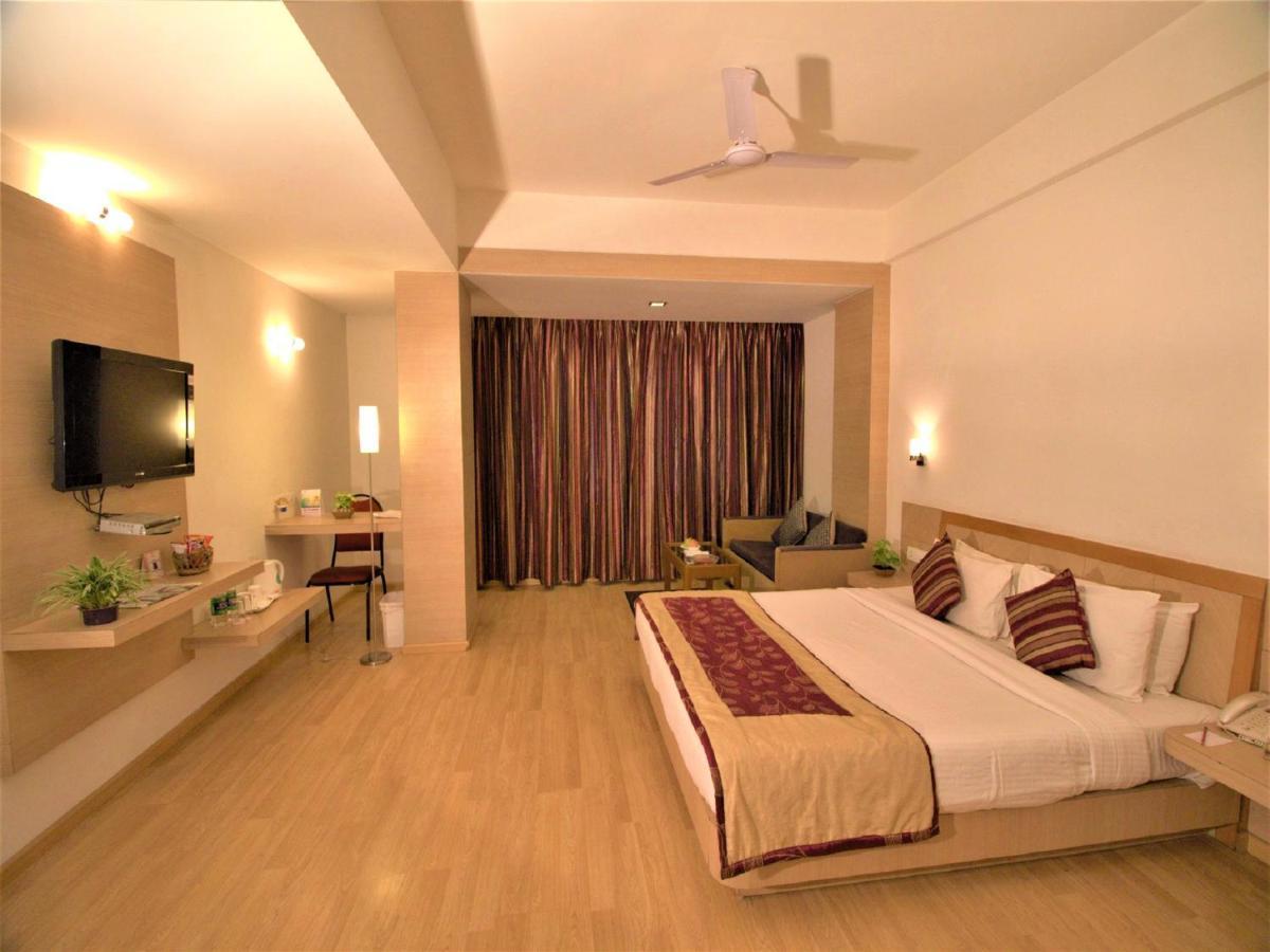 Ira By Orchid Bhubaneswar Hotel Екстериор снимка