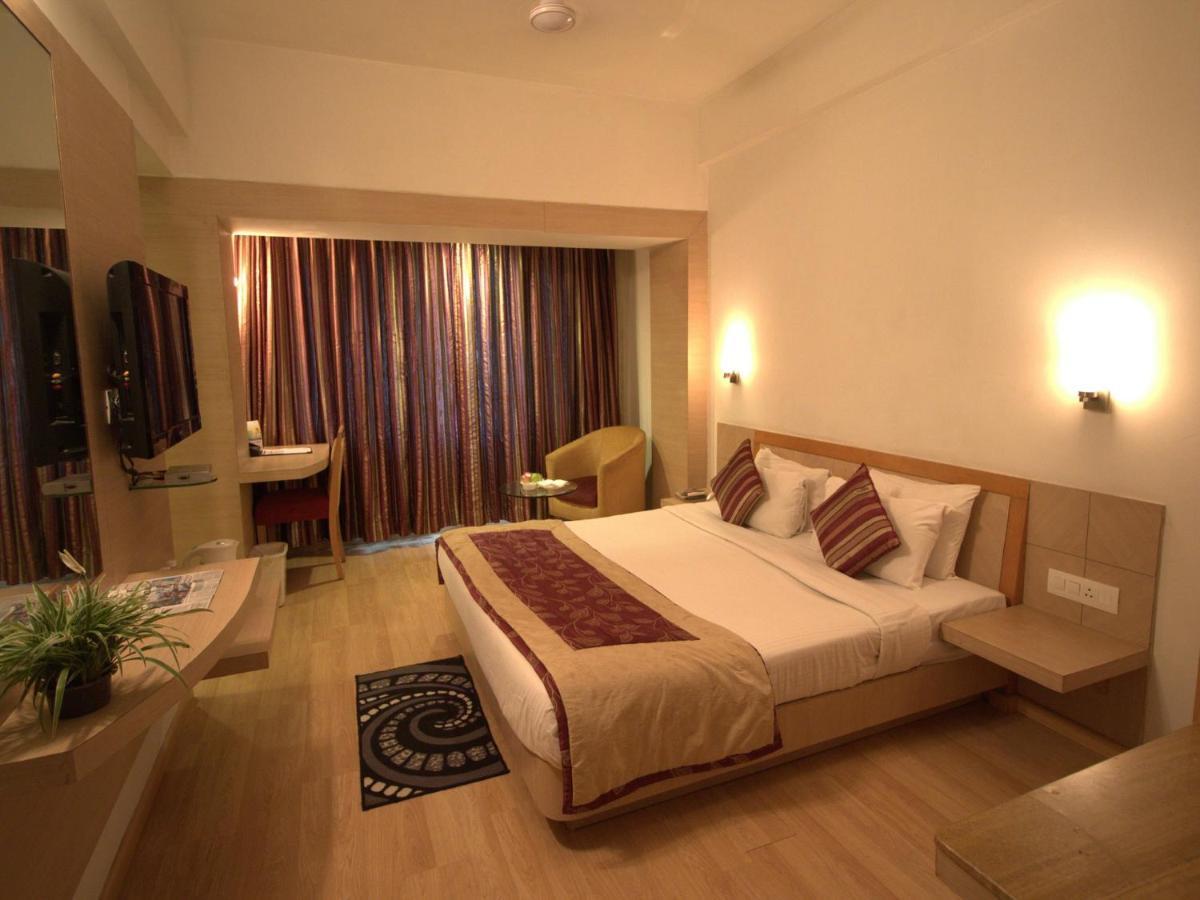 Ira By Orchid Bhubaneswar Hotel Екстериор снимка