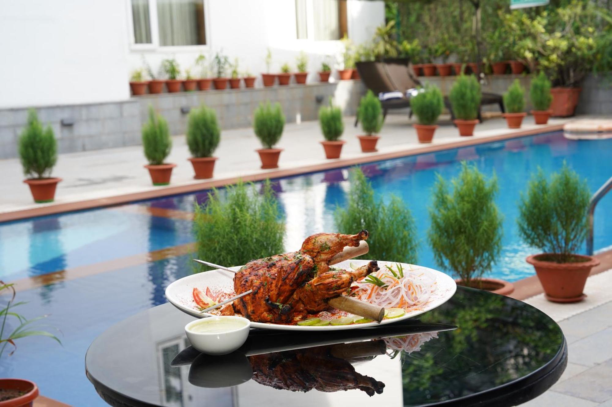 Ira By Orchid Bhubaneswar Hotel Екстериор снимка