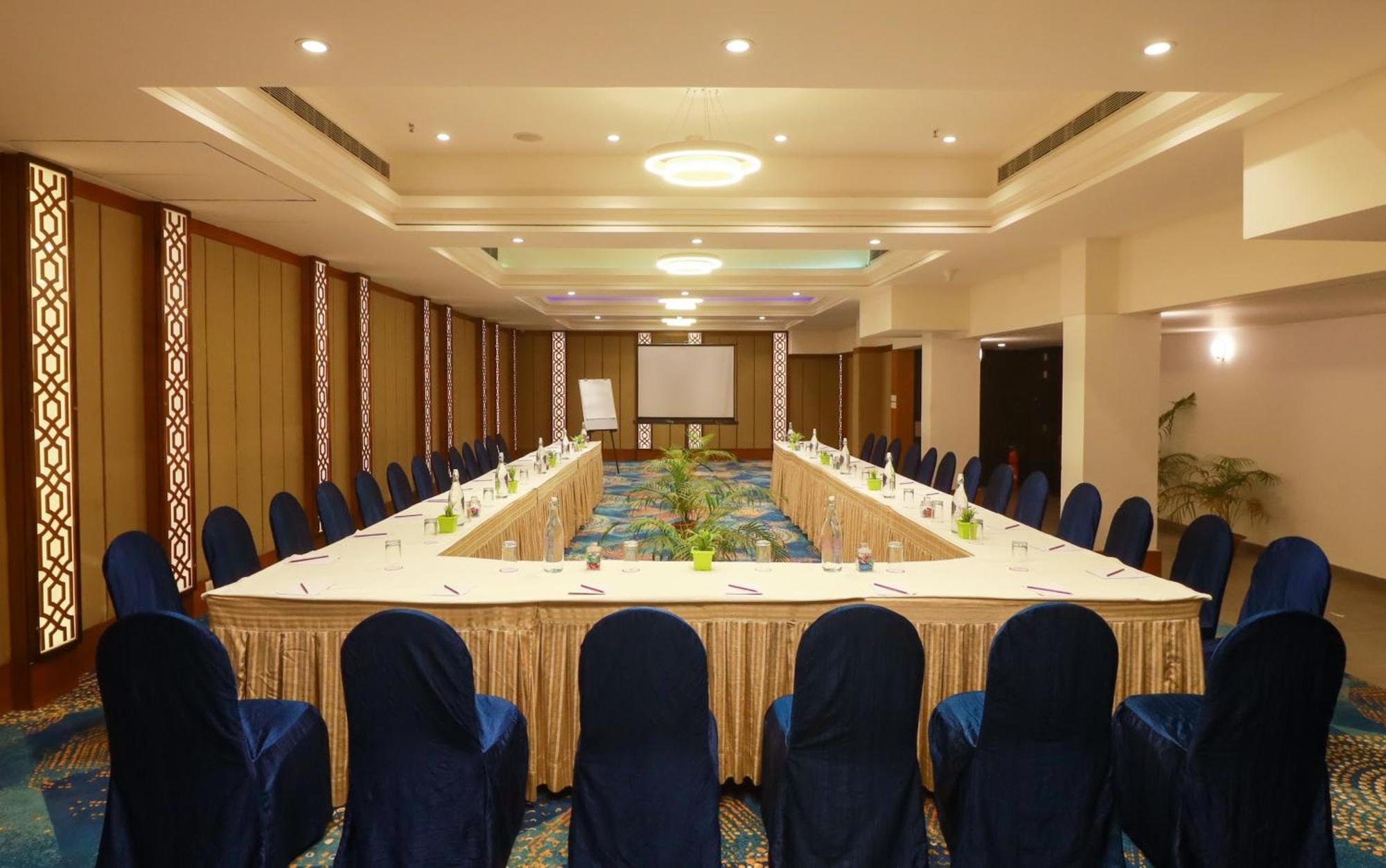 Ira By Orchid Bhubaneswar Hotel Екстериор снимка