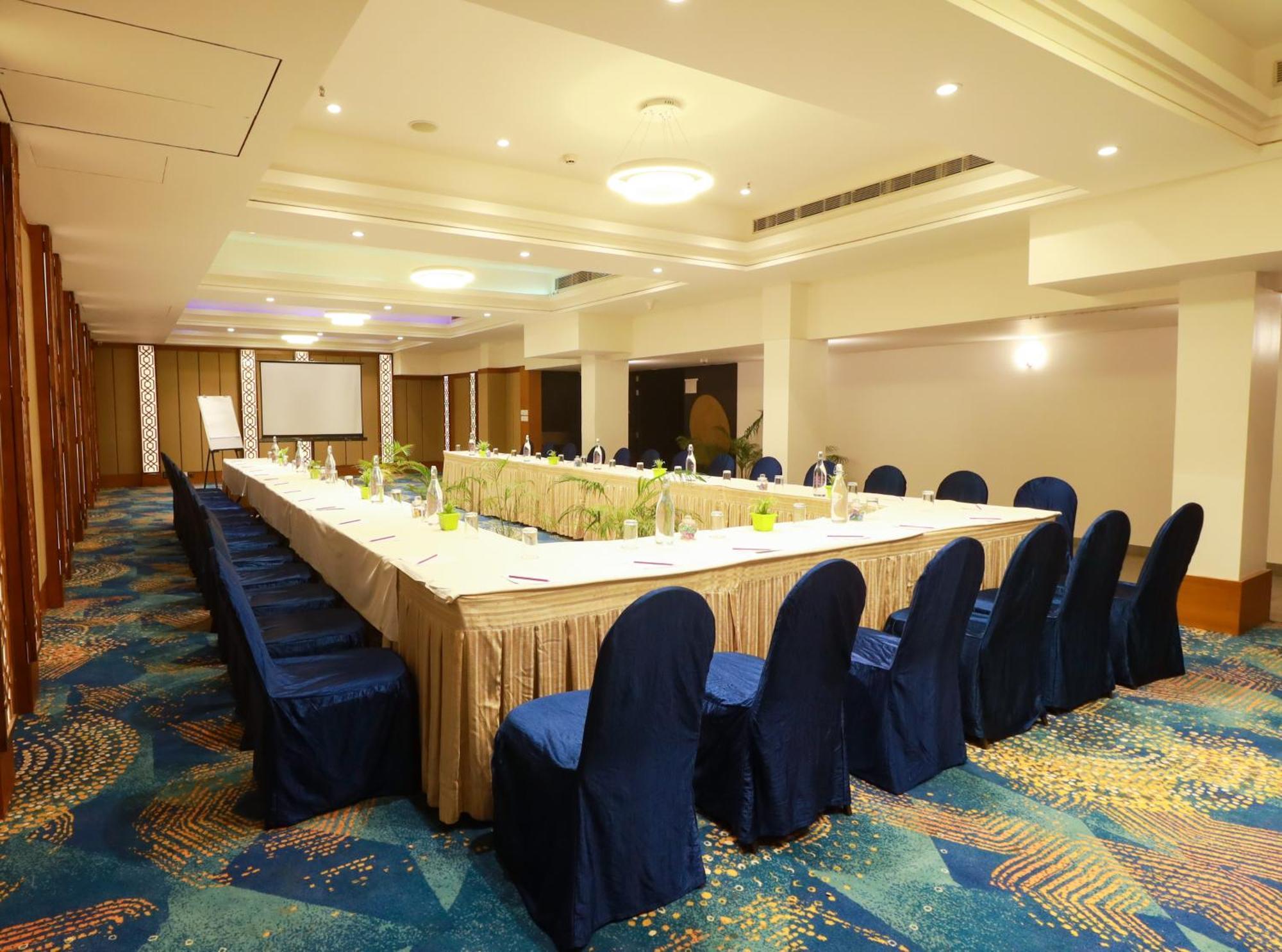Ira By Orchid Bhubaneswar Hotel Екстериор снимка