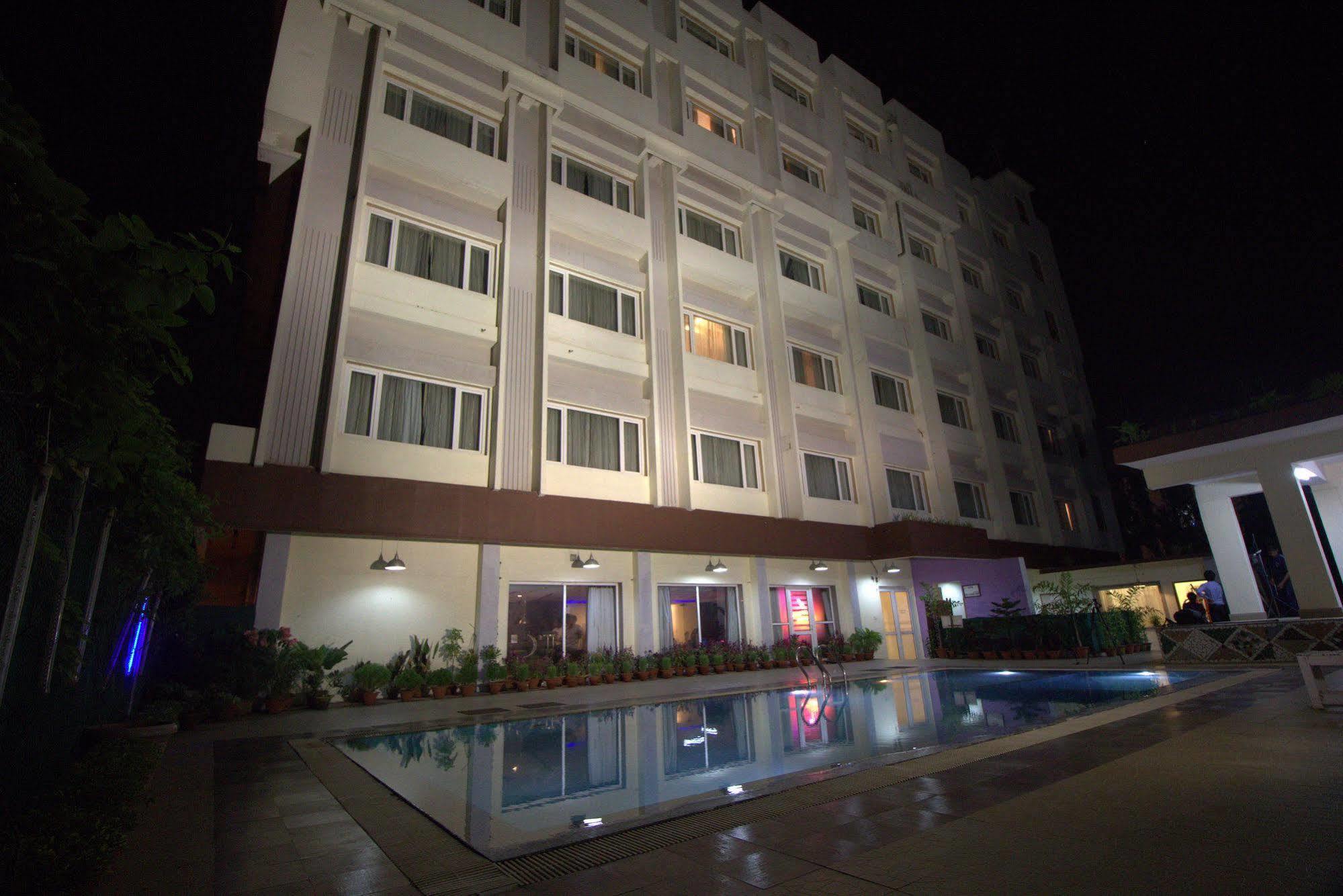Ira By Orchid Bhubaneswar Hotel Екстериор снимка
