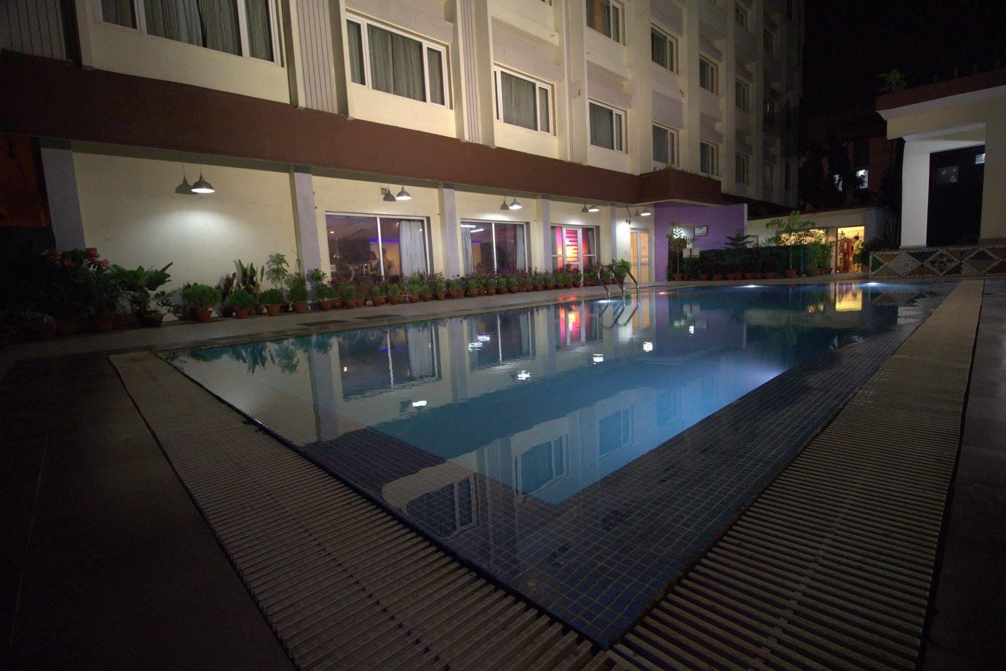 Ira By Orchid Bhubaneswar Hotel Екстериор снимка