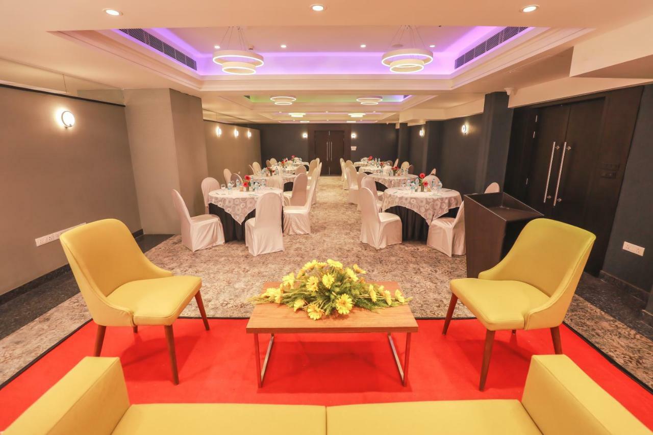 Ira By Orchid Bhubaneswar Hotel Екстериор снимка