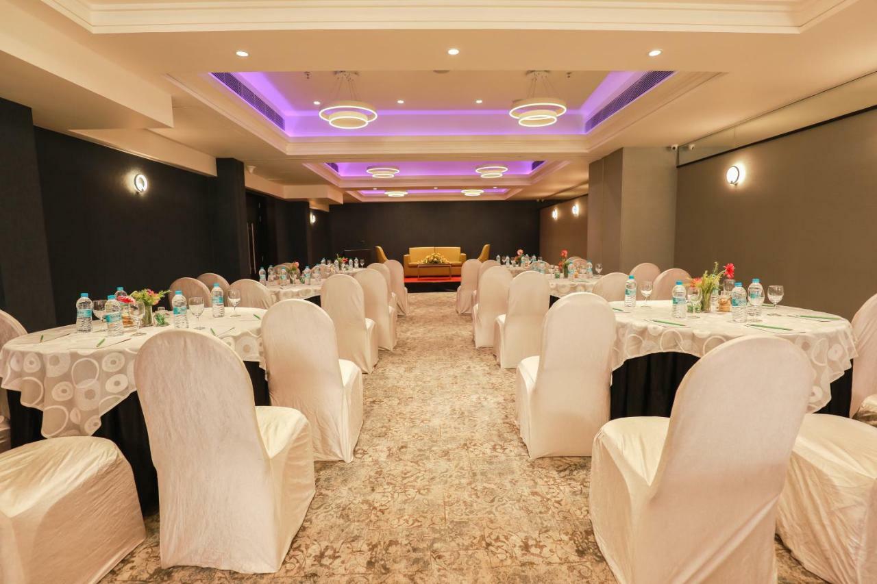Ira By Orchid Bhubaneswar Hotel Екстериор снимка