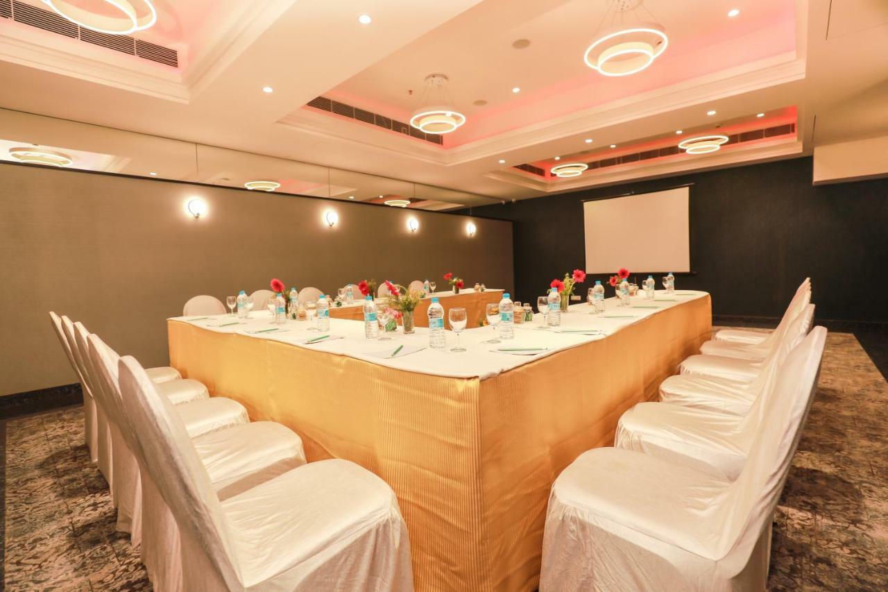Ira By Orchid Bhubaneswar Hotel Екстериор снимка